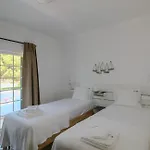 Villa Summer 3 With Pool By Homing *