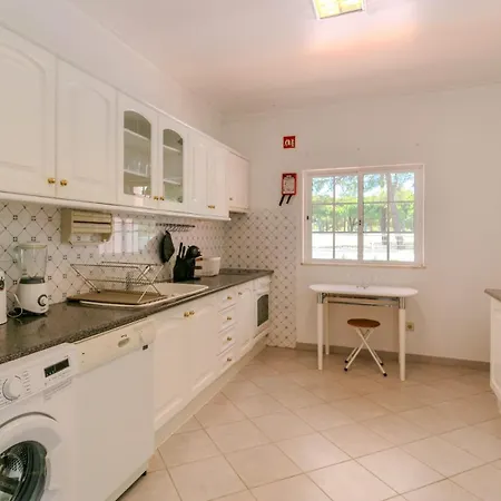 Flh Cardona With Pool * Vilamoura