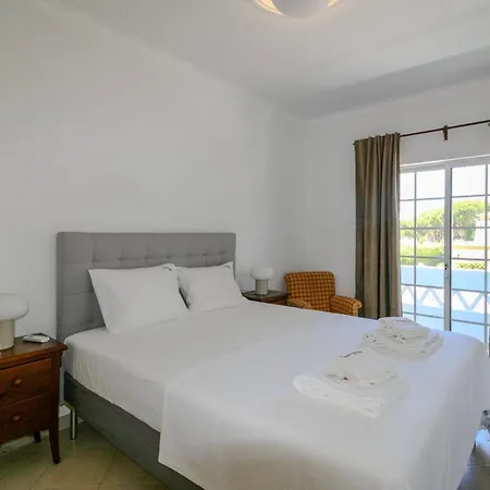 Flh Cardona With Pool Villa Vilamoura