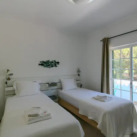 Flh Cardona With Pool