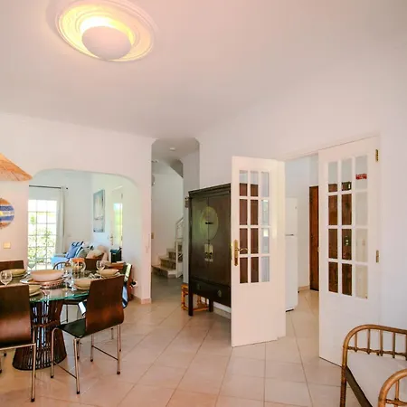 Flh Cardona With Pool * 维拉摩拉