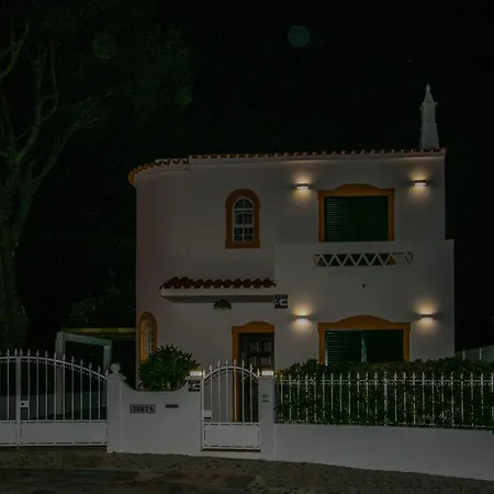 Flh Cardona With Pool 别墅 *